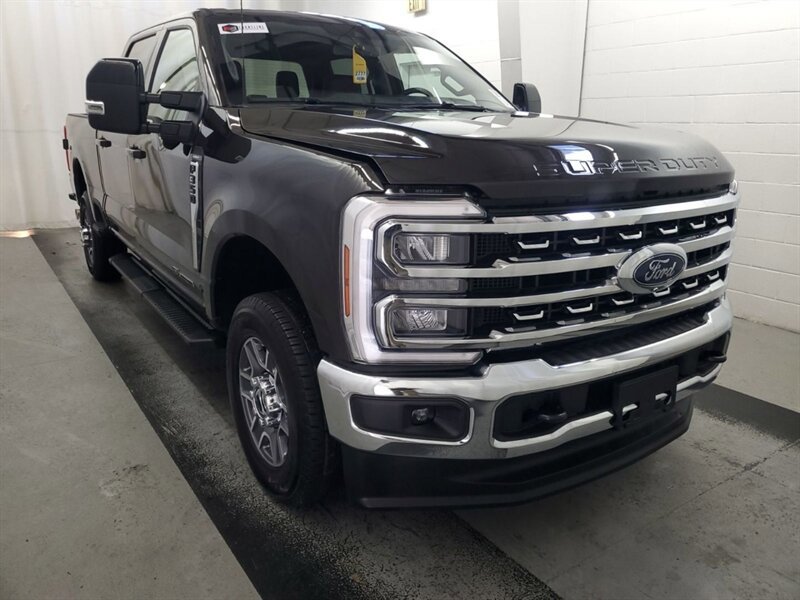 Used 2025 Ford F350 Lariat AWD/4WD image 2