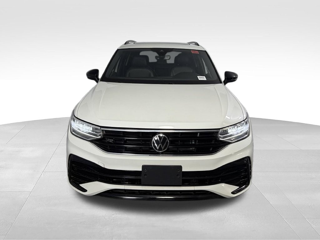 Used 2023 Volkswagen Tiguan SE R-Line AWD/4WD image 4