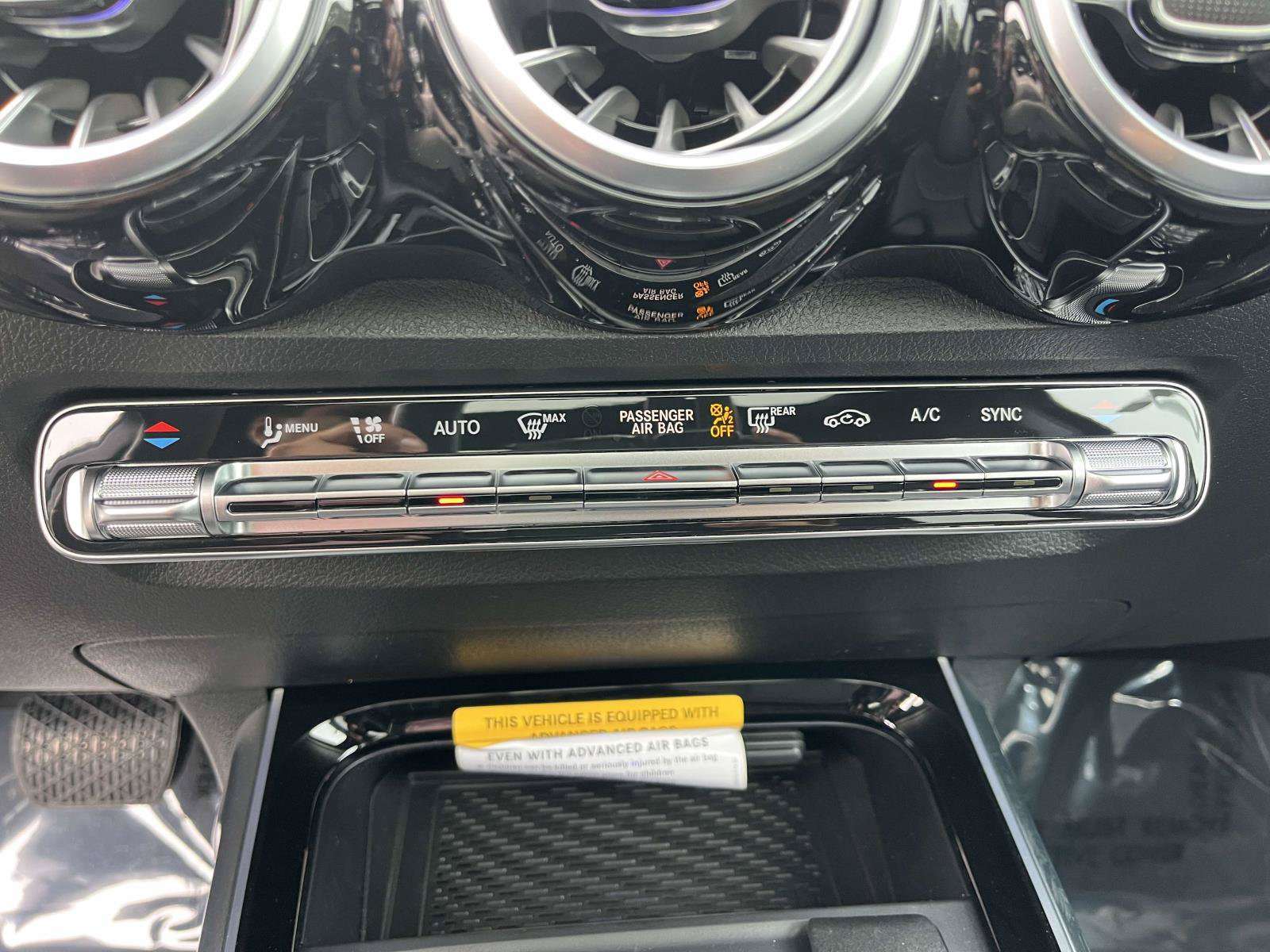 New 2026 Mercedes-Benz GLB 250 4MATIC image 24