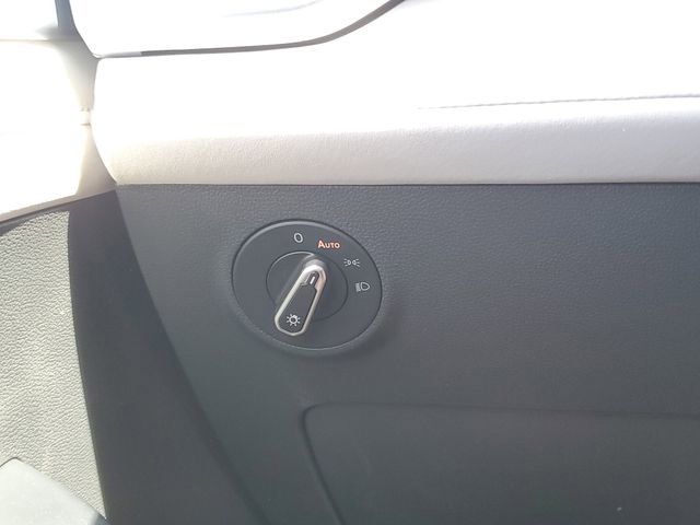 New 2026 Volkswagen Taos SE FWD image 21