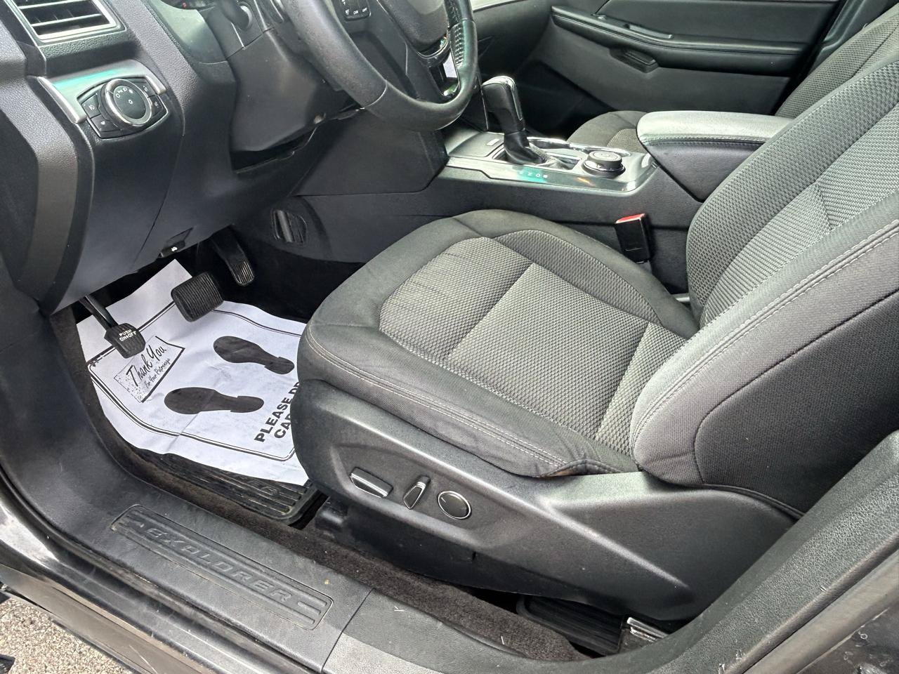 Used 2016 Ford Explorer XLT AWD/4WD image 10