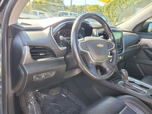 Used 2020 Chevrolet Traverse LT w/ Driver Confidence II Package image 17