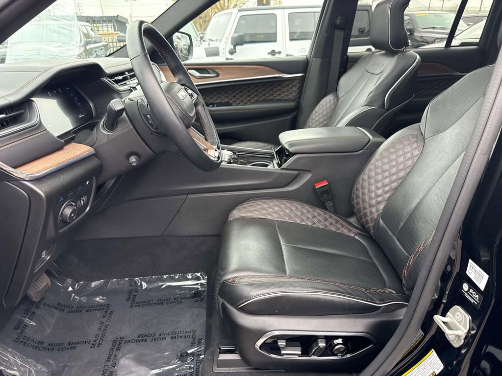 Used 2023 Jeep Grand Cherokee Summit AWD/4WD image 24
