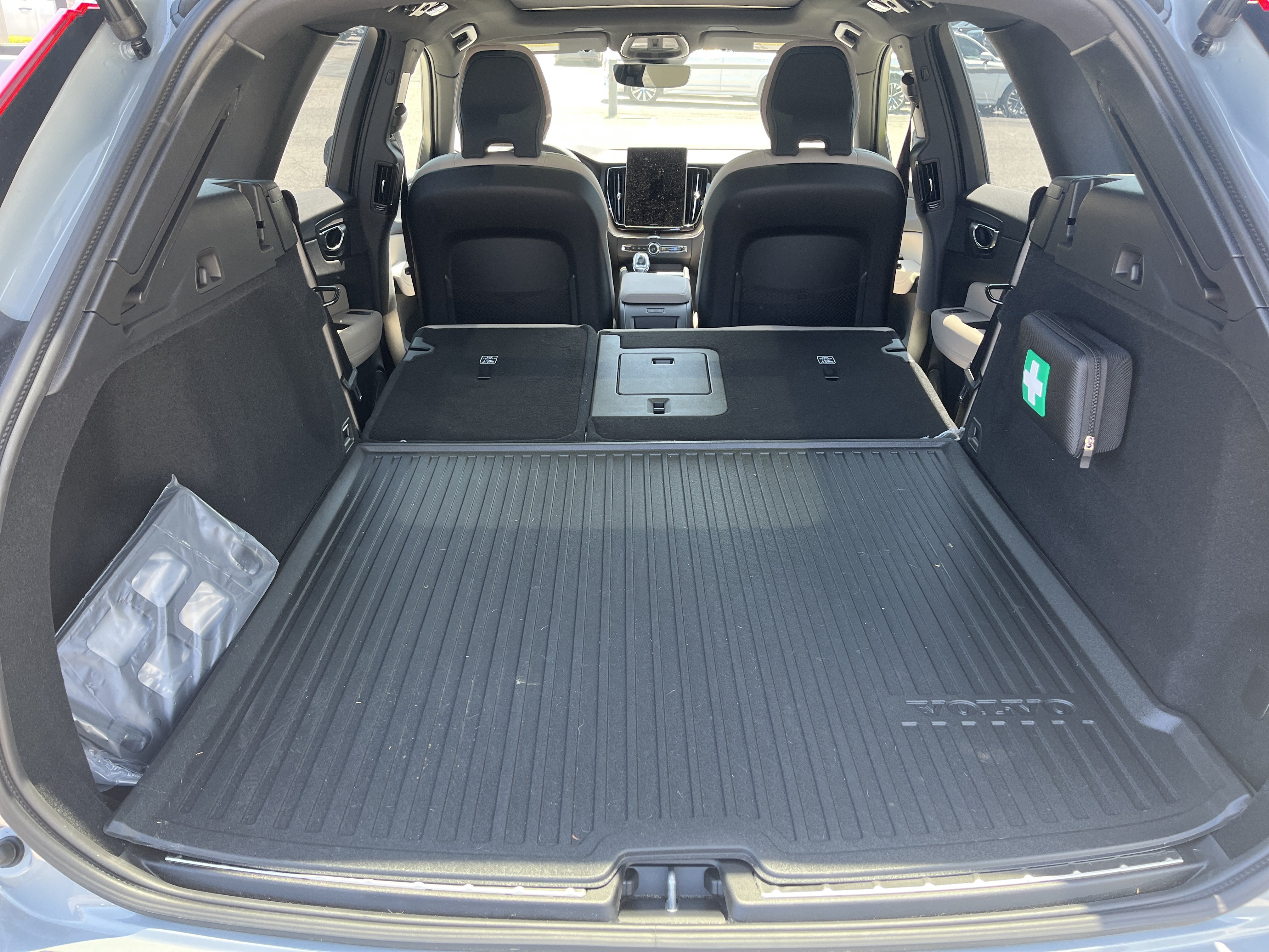New 2026 Volvo XC60 B5 Plus w/ Protection Package Premier AWD/4WD image 8