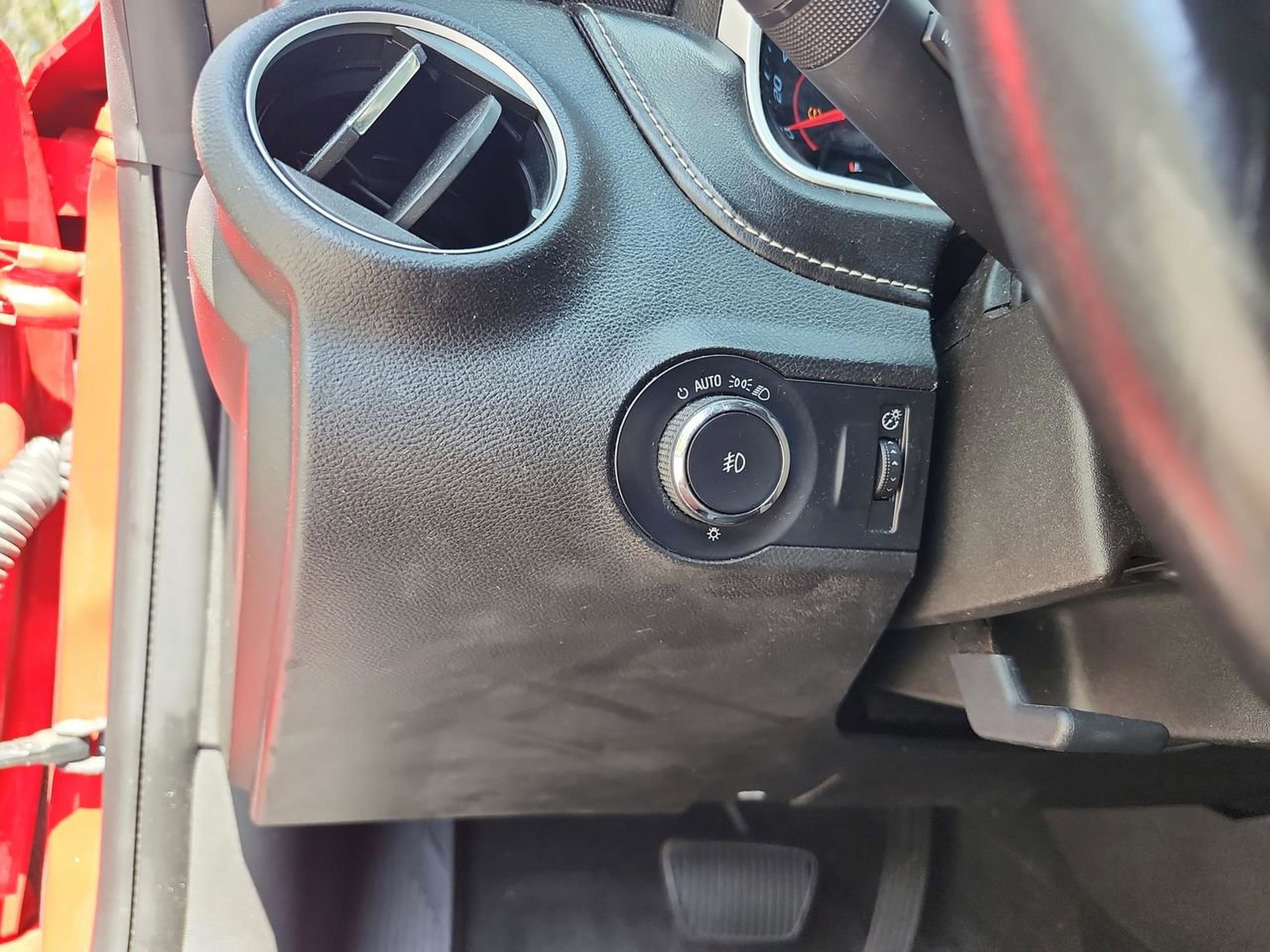 Used 2013 Chevrolet Camaro LT image 12