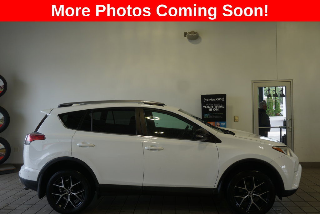 Used 2018 Toyota RAV4 SE w/ Power Extra Value Package AWD/4WD image 2