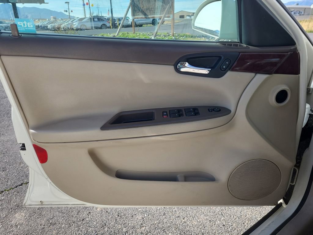 Used 2008 Chevrolet Impala LT image 19
