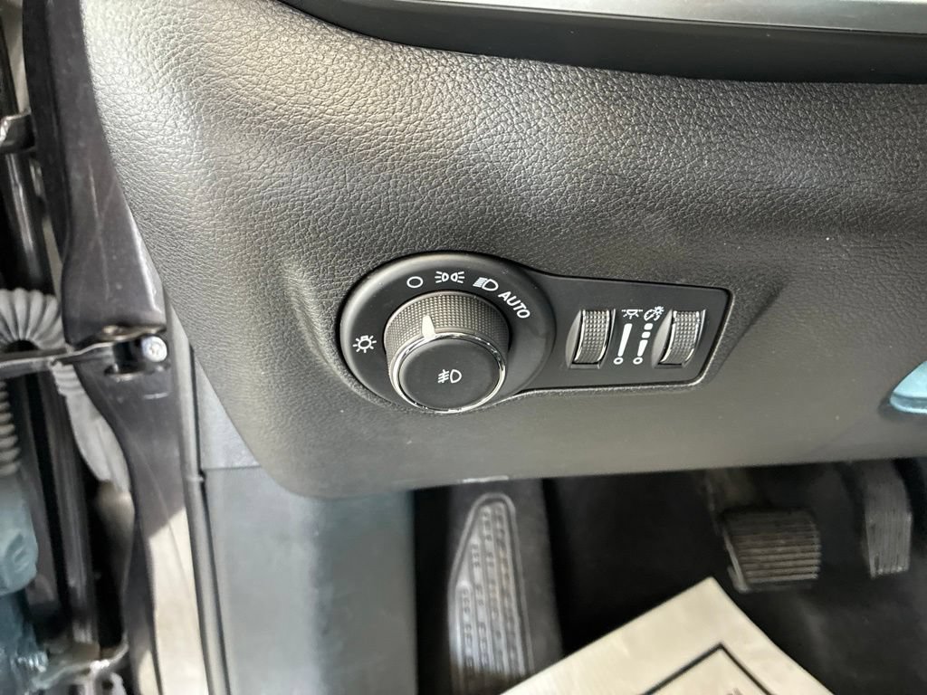 Used 2024 Jeep Compass Latitude AWD/4WD image 24