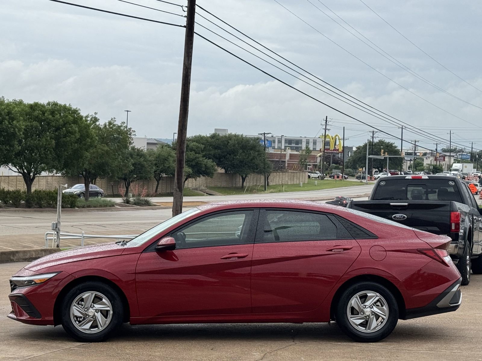 Used 2025 Hyundai Elantra SE FWD image 7