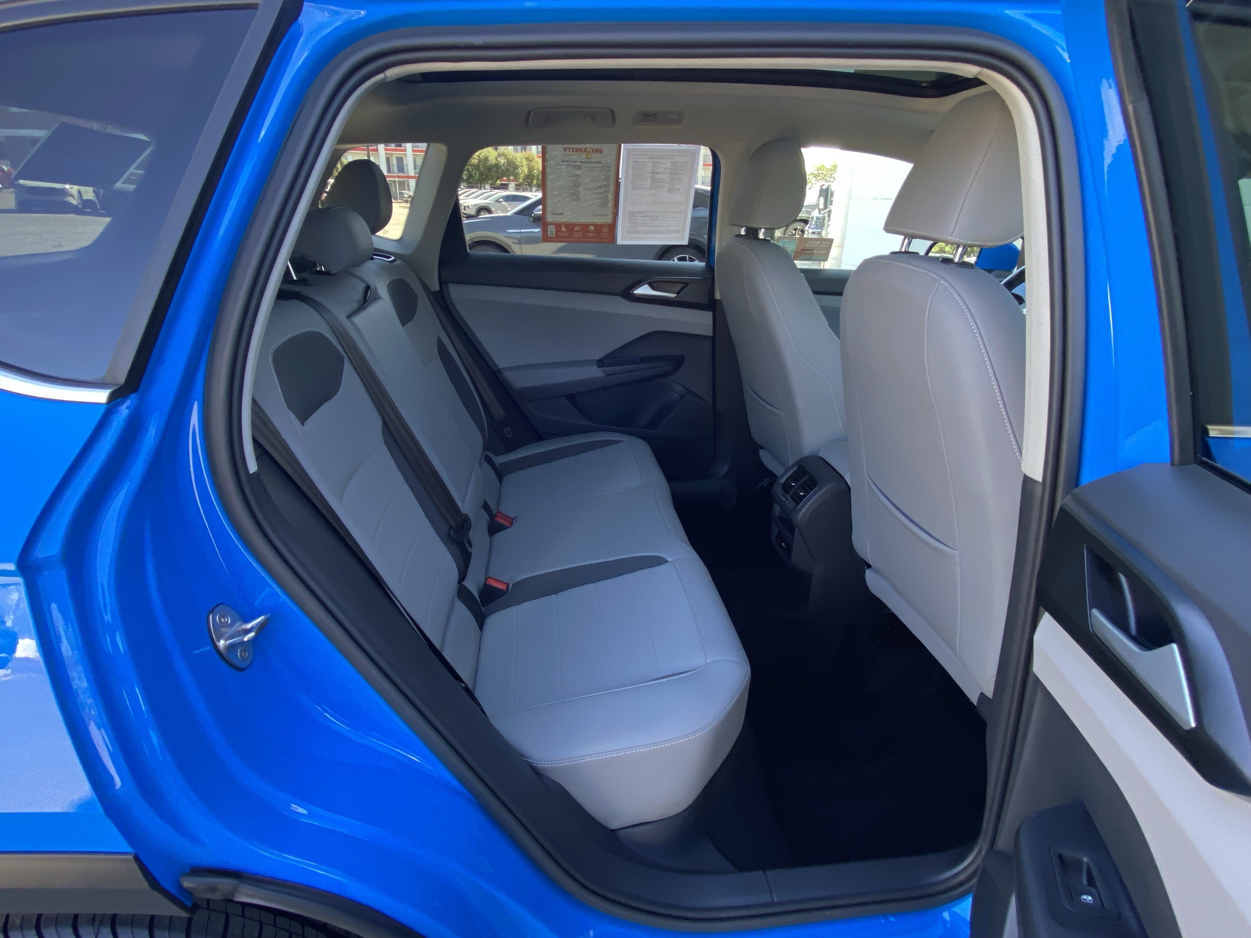 Certified 2023 Volkswagen Taos SE w/ Panoramic Sunroof Package FWD image 38