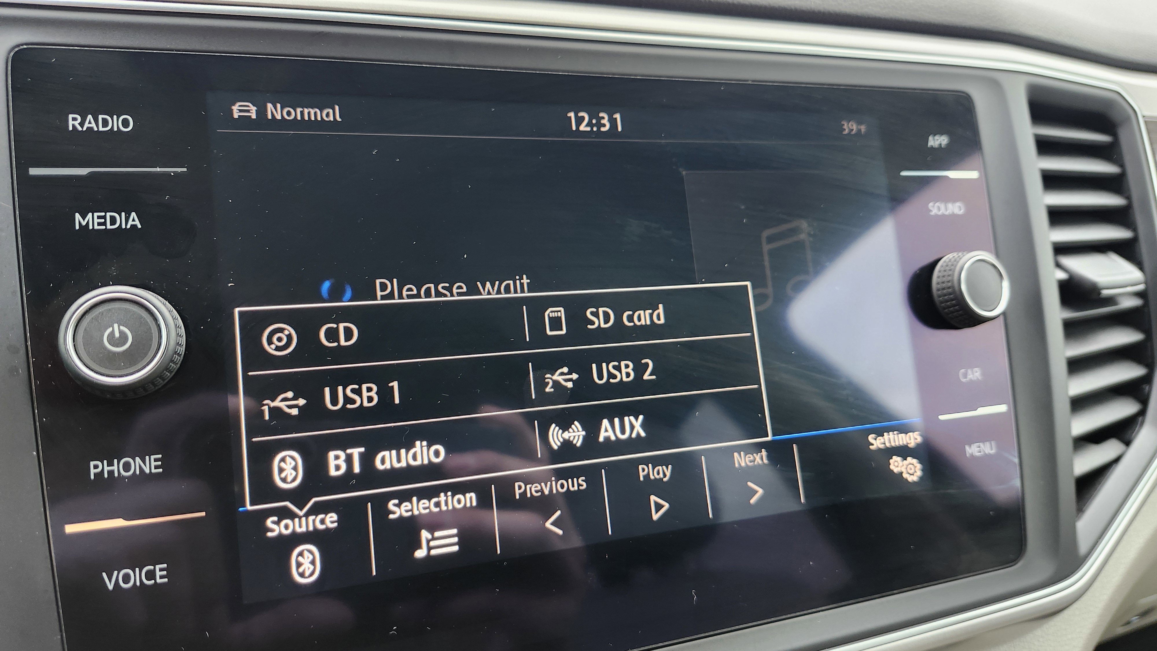 Used 2018 Volkswagen Atlas SE image 27