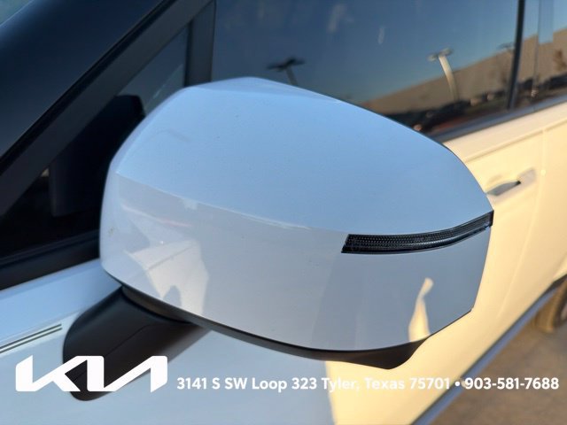 Used 2025 Hyundai Santa Fe Limited FWD image 5