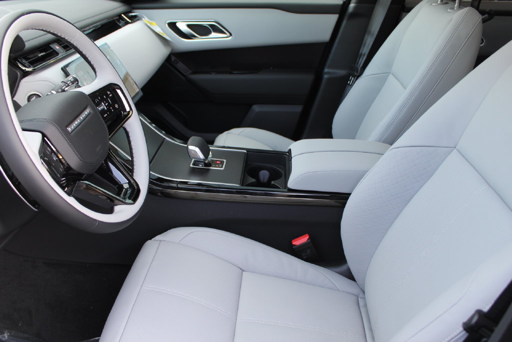 New 2026 Land Rover Range Rover Velar Dynamic SE AWD/4WD image 18