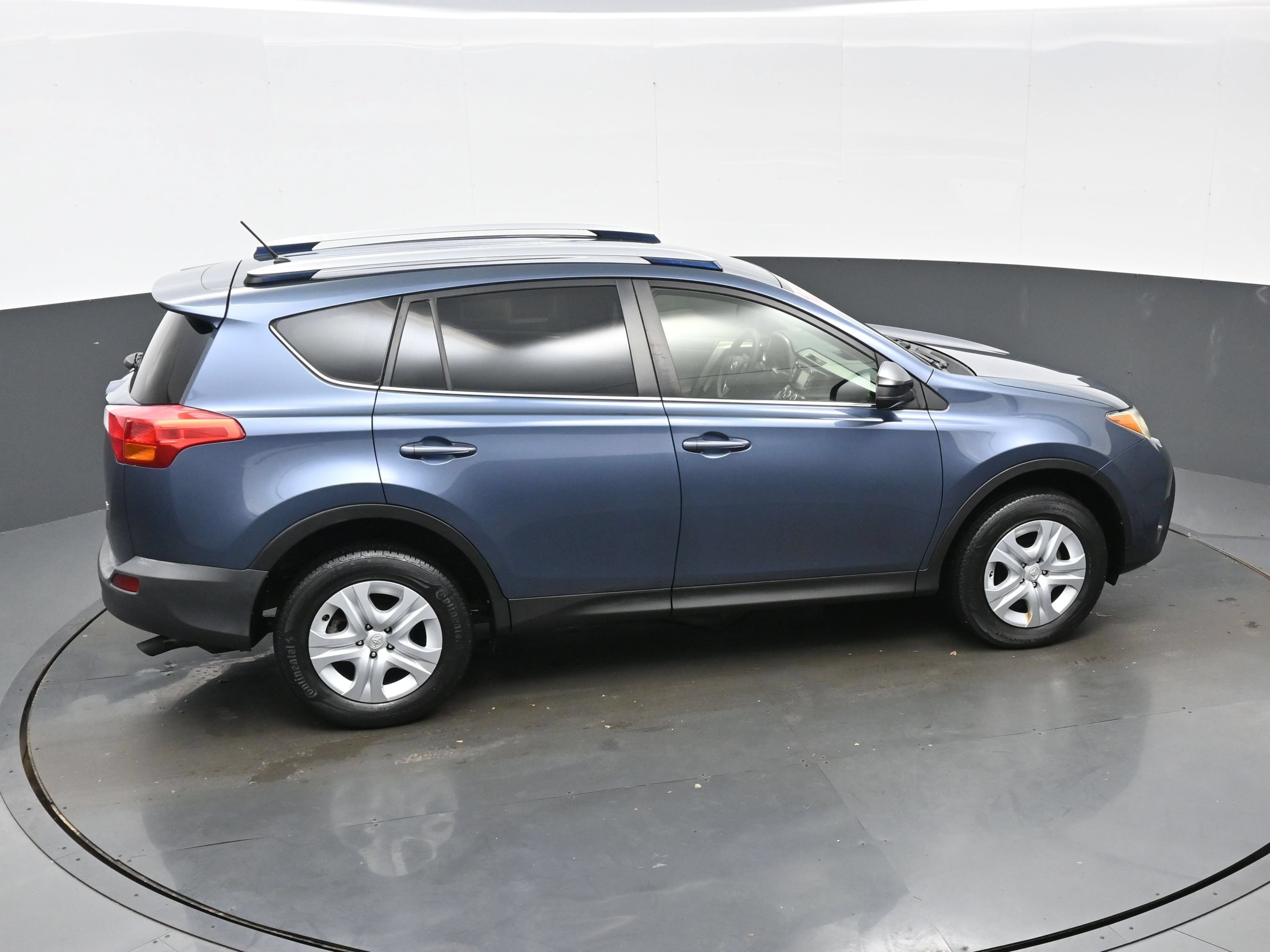 Used 2014 Toyota RAV4 LE FWD image 38