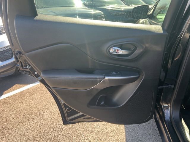 Used 2019 Jeep Cherokee Latitude Plus image 18