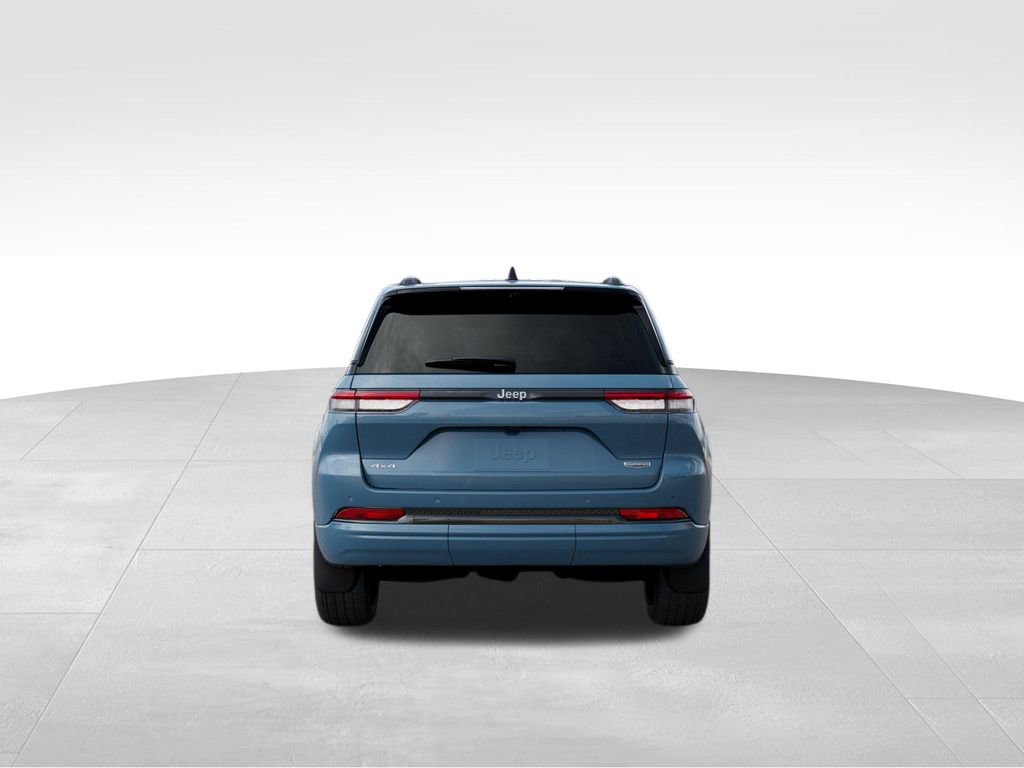 New 2026 Jeep Grand Cherokee Summit image 7