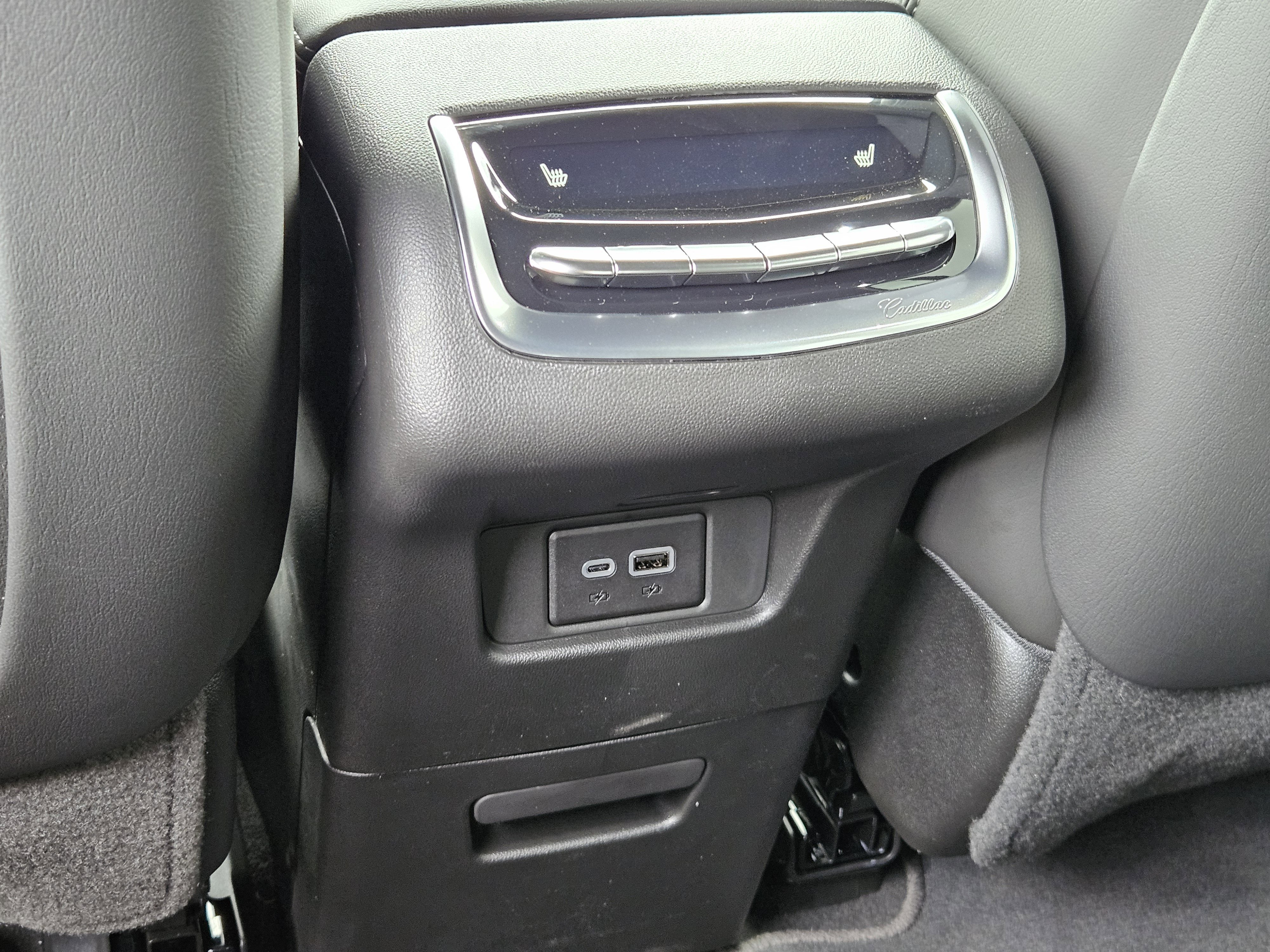 New 2025 Cadillac XT6 Premium Luxury w/ Technology Package FWD image 20