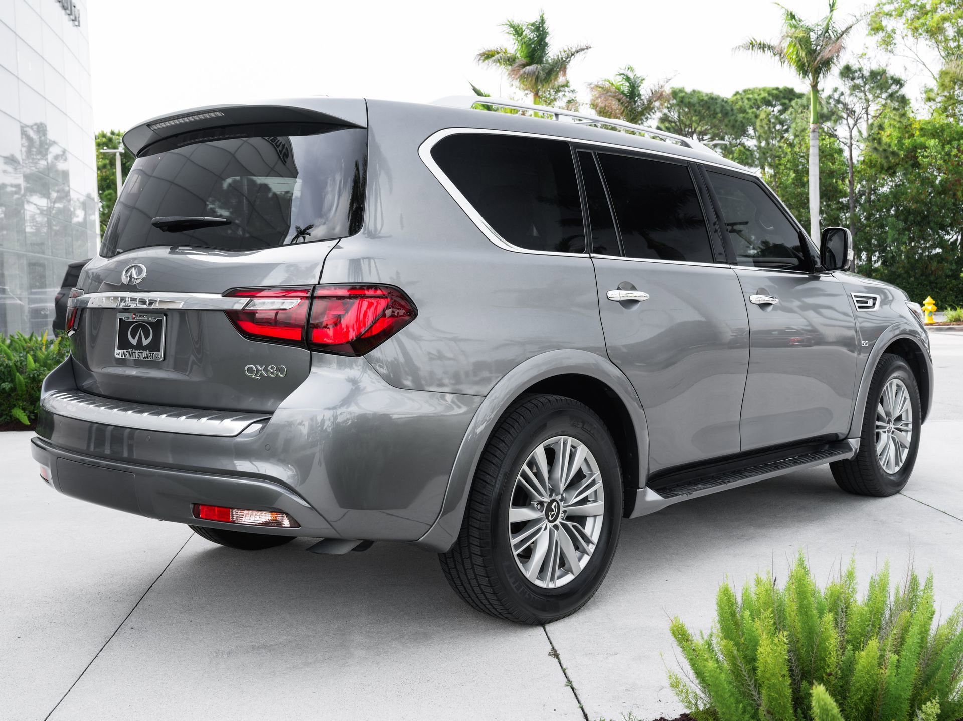 Certified 2019 INFINITI QX80 Luxe w/ All-Season Package RWD image 26