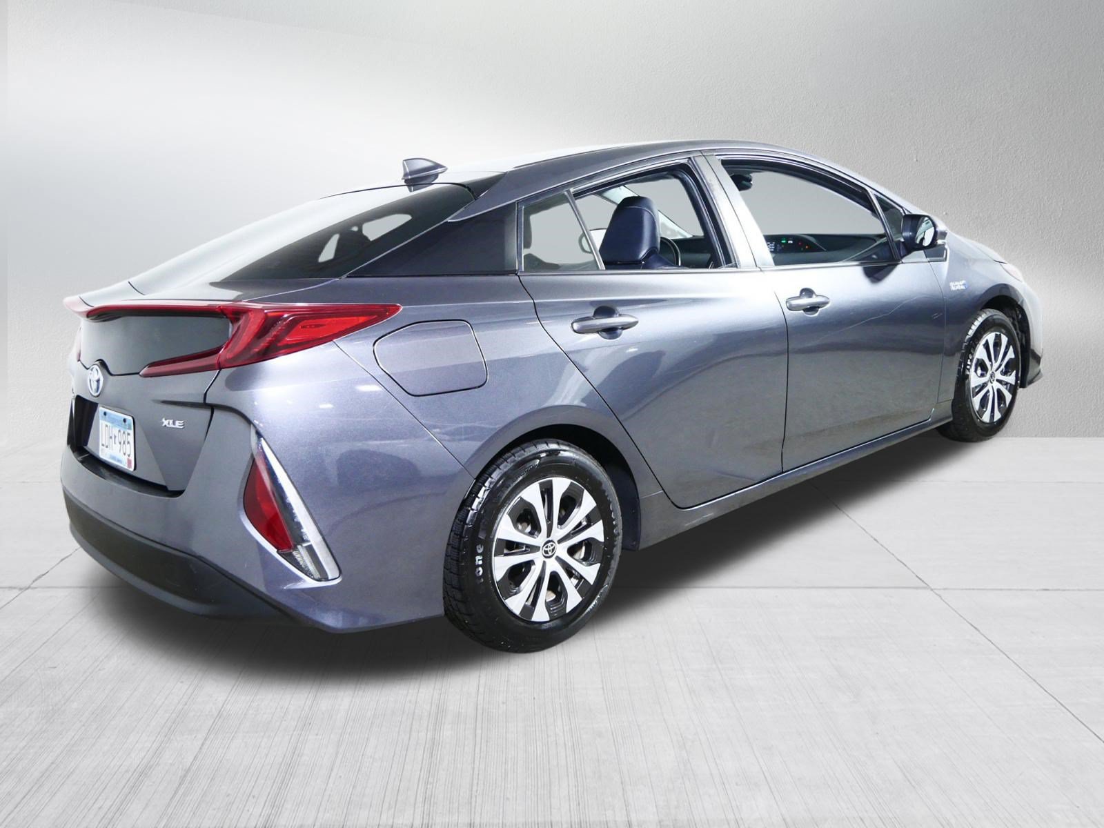 Used 2022 Toyota Prius Prime XLE FWD image 7