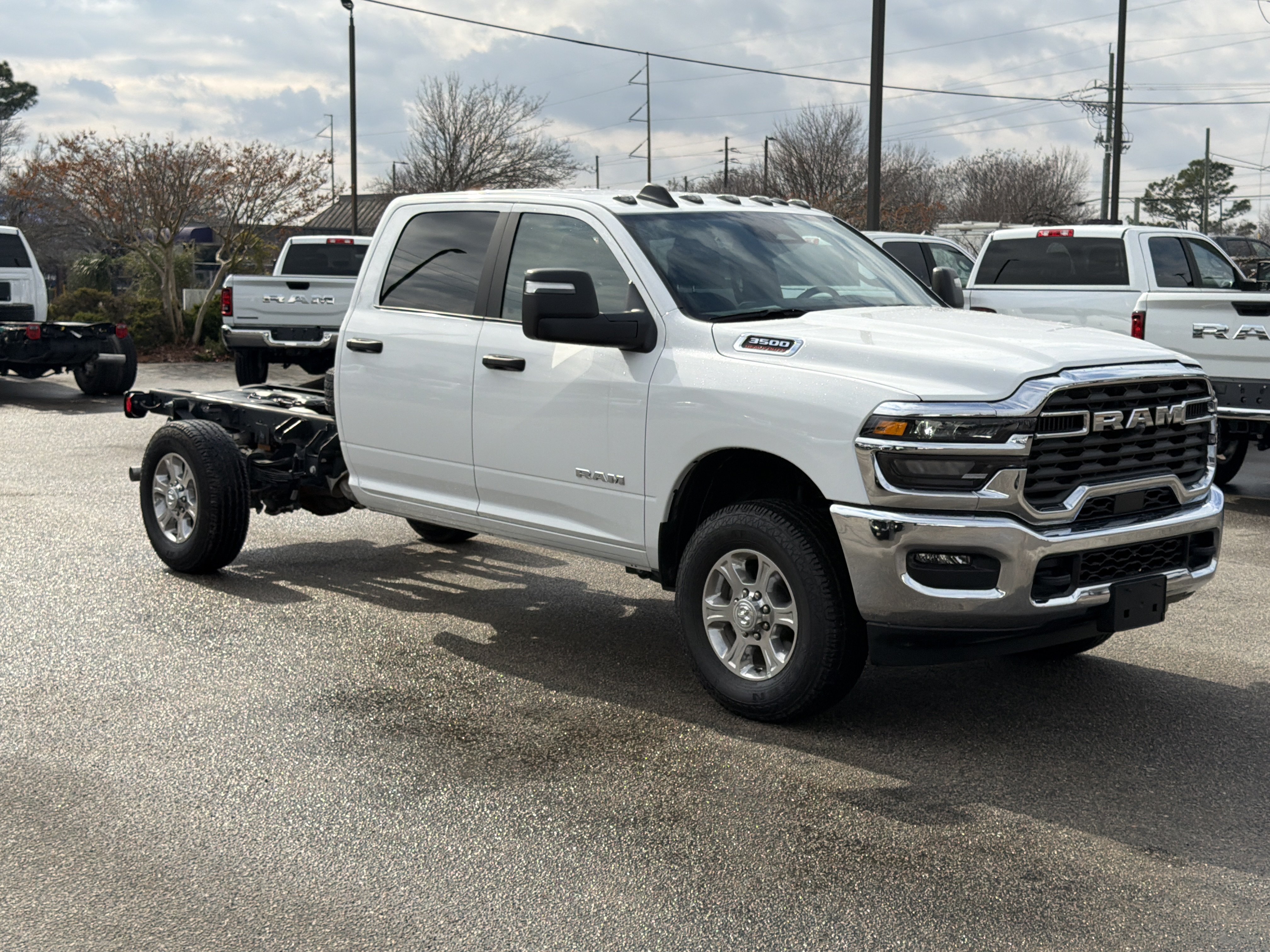 Used 2025 RAM 3500 Big Horn AWD/4WD image 2