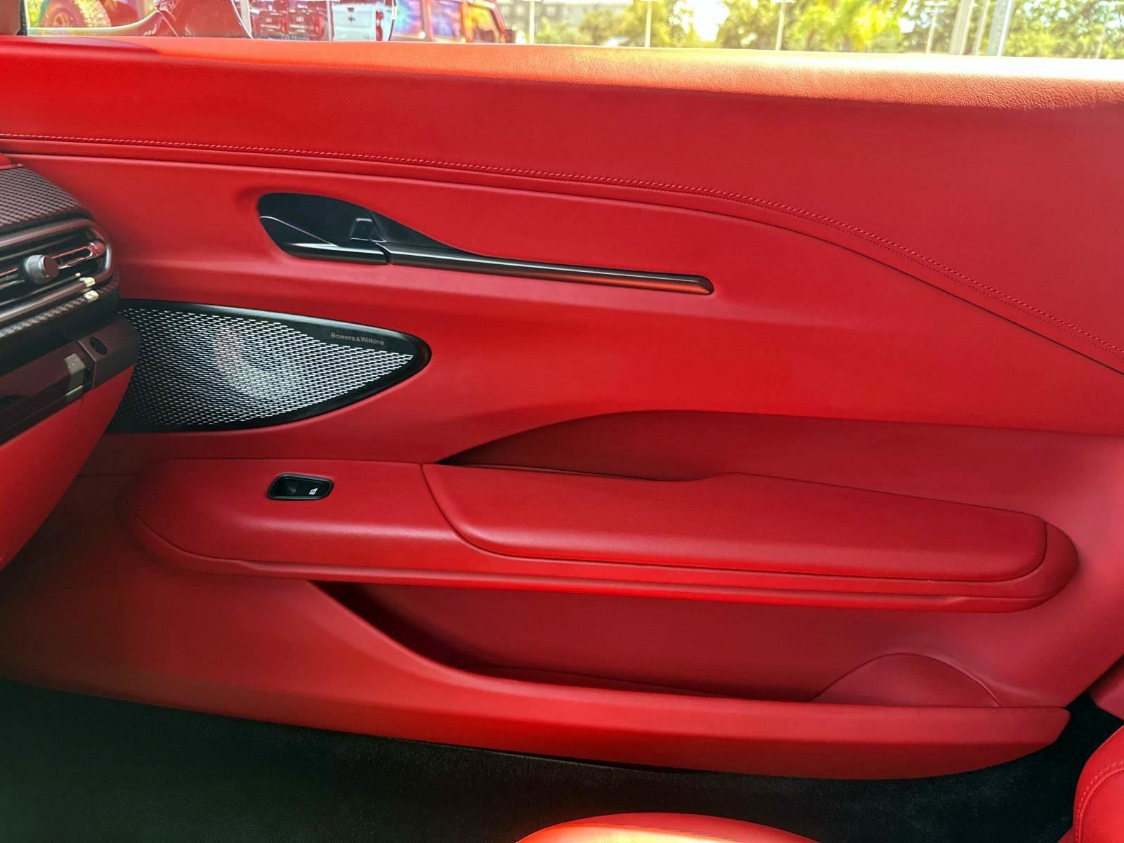Used 2026 Aston Martin V8 Vantage Coupe RWD image 24
