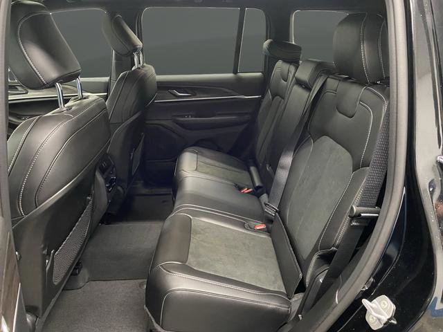 New 2026 Jeep Grand Cherokee Altitude image 32
