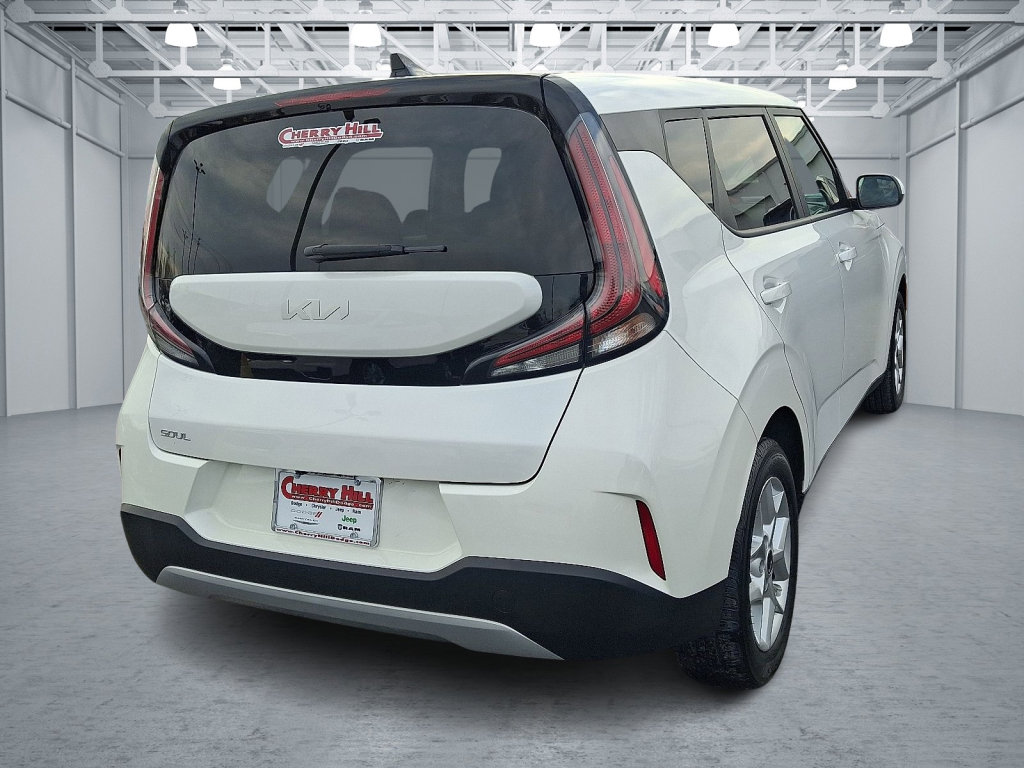 Used 2023 Kia Soul LX w/ Option Group 015 image 5