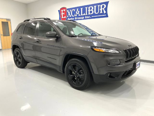 Used 2018 Jeep Cherokee Latitude w/ Altitude Package