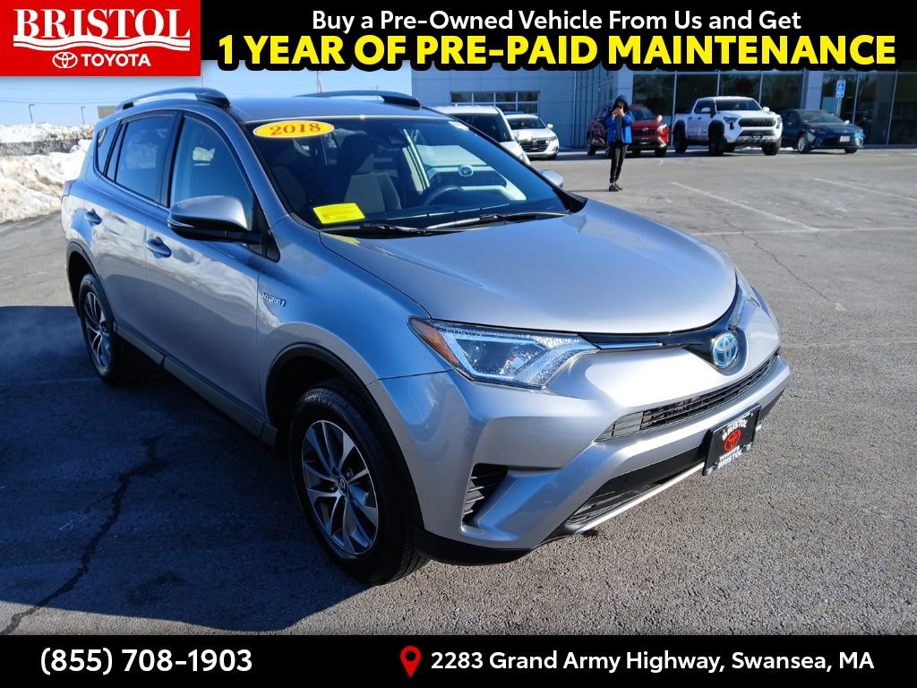 Used 2018 Toyota RAV4 LE image 1