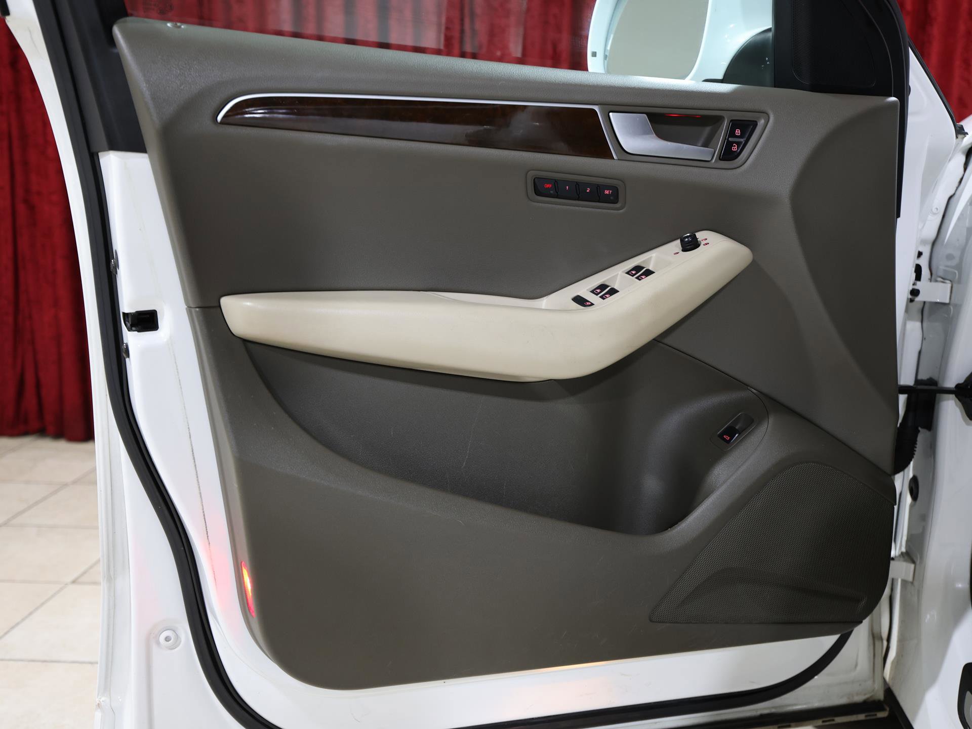 Used 2011 Audi Q5 2.0T Premium Plus image 11