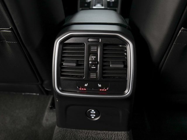 Certified 2026 Porsche Macan AWD/4WD image 25