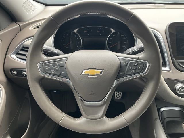 Used 2017 Chevrolet Malibu LT image 16