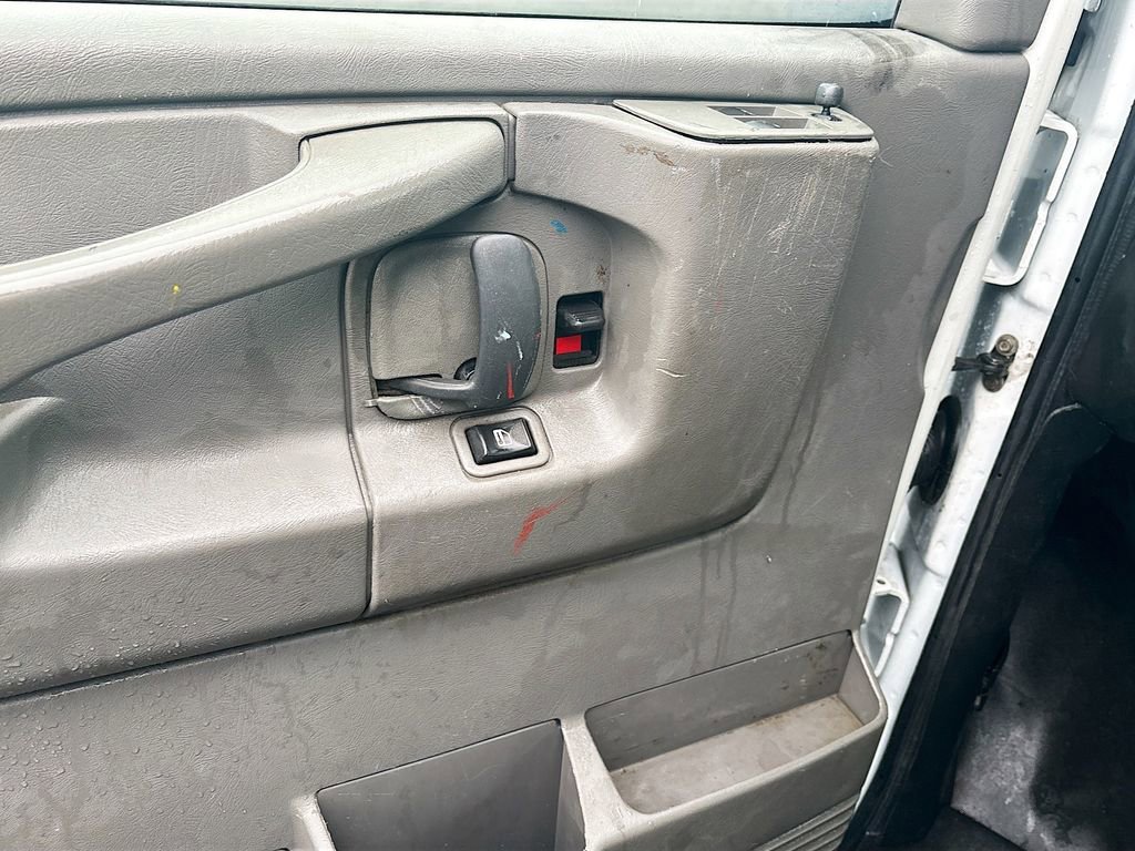Used 2025 Chevrolet Express 2500 w/ Driver Convenience Package RWD image 17