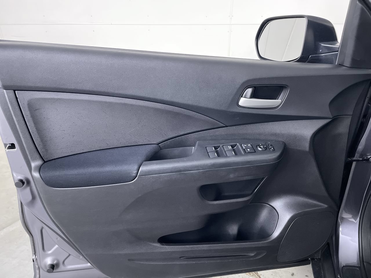 Used 2016 Honda CR-V LX image 10