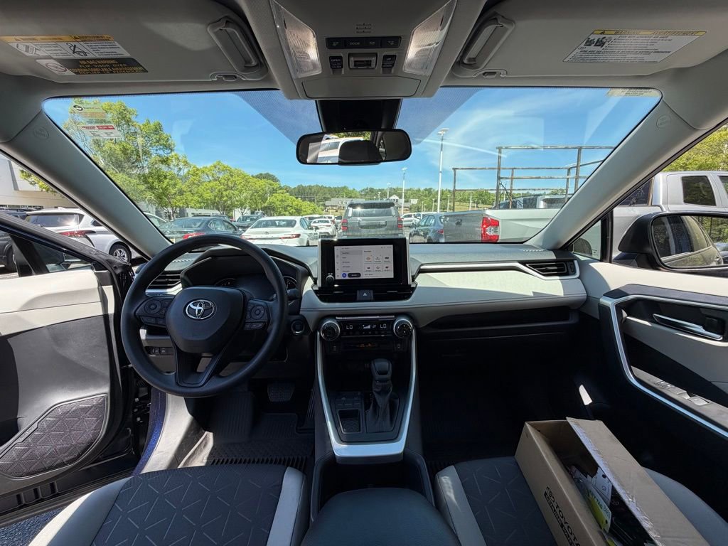 Used 2025 Toyota RAV4 XLE w/ Convenience Package FWD image 8