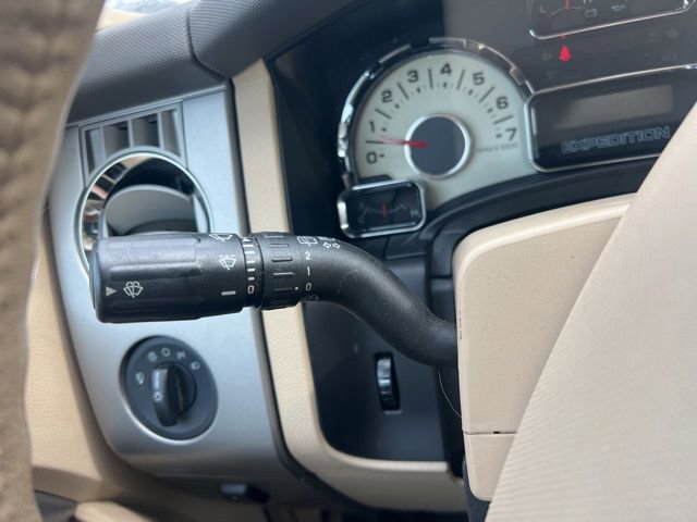 Used 2013 Ford Expedition XLT image 16