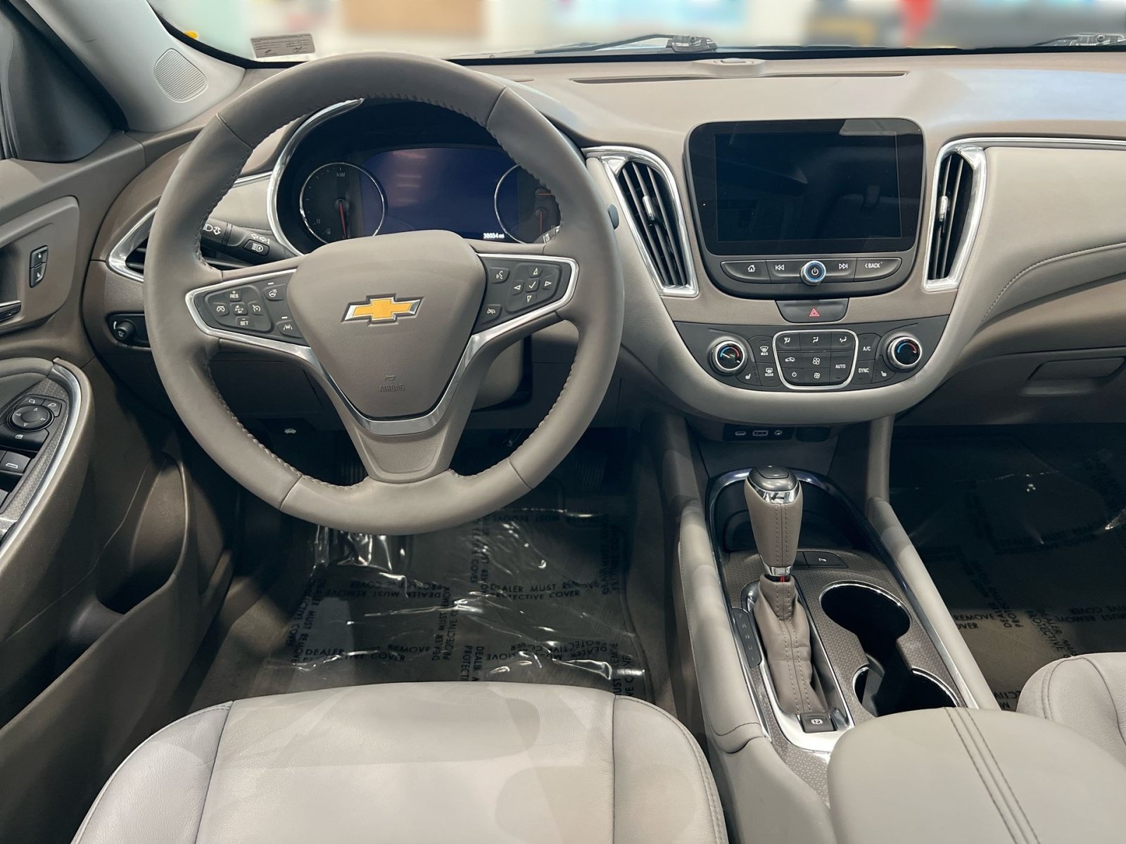 Used 2019 Chevrolet Malibu Hybrid w/ Leather Package FWD image 20