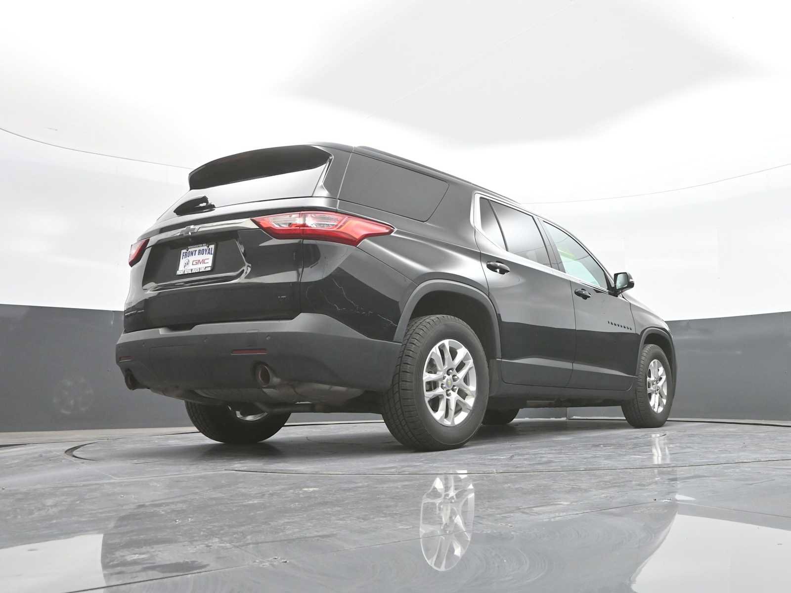 Used 2020 Chevrolet Traverse LT w/ LPO, Blackout Package AWD/4WD image 41