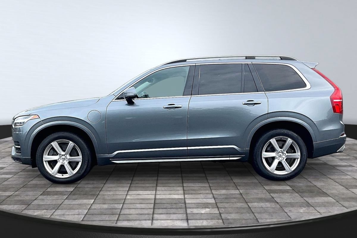 Used 2016 Volvo XC90 T8 Momentum w/ Vision Package AWD/4WD image 4