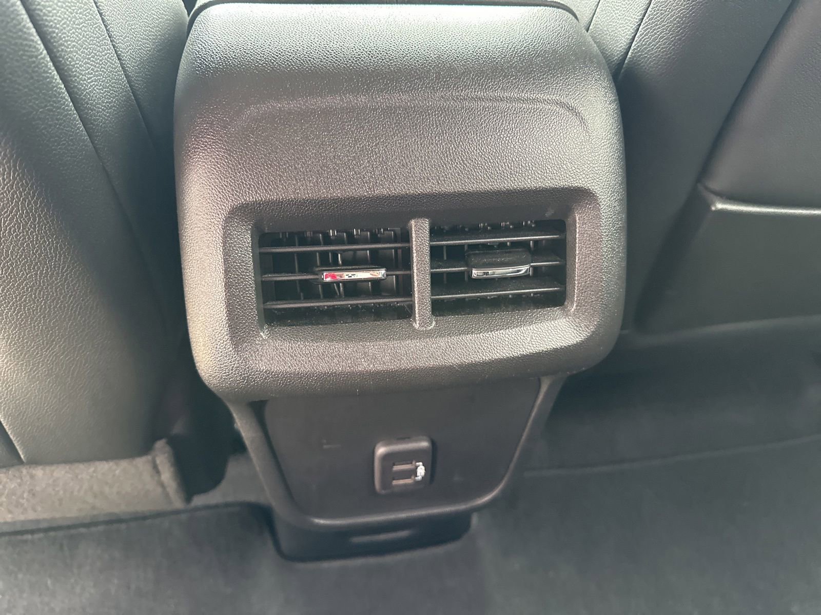 Used 2023 GMC Terrain SLT AWD/4WD image 21