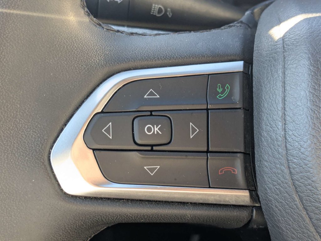 Used 2024 Jeep Compass Latitude AWD/4WD image 31
