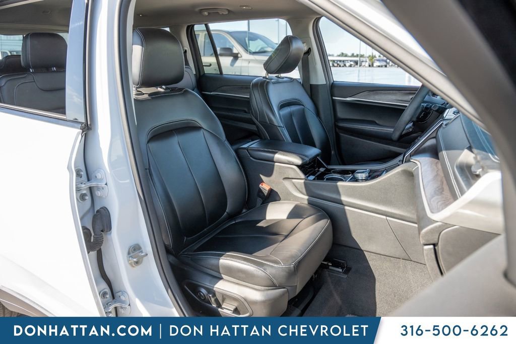 Used 2023 Jeep Grand Cherokee L Limited AWD/4WD image 27