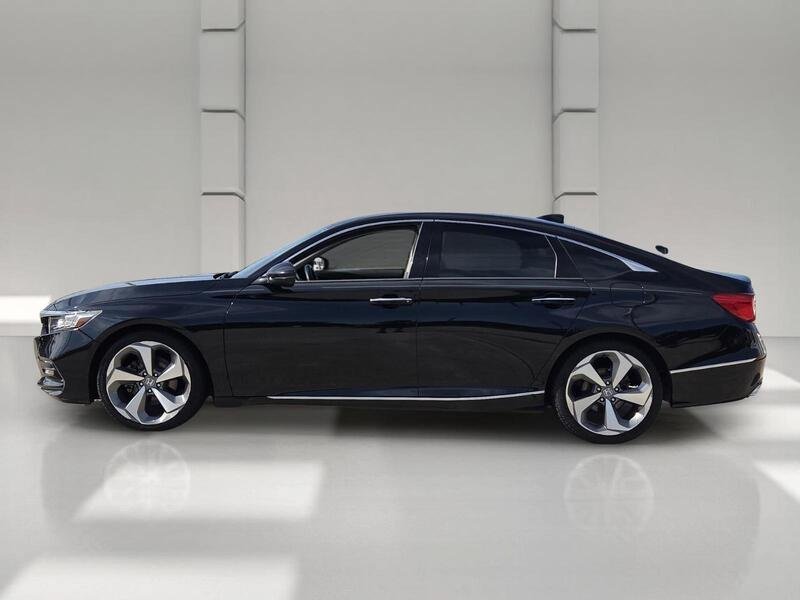 Used 2020 Honda Accord Touring image 2