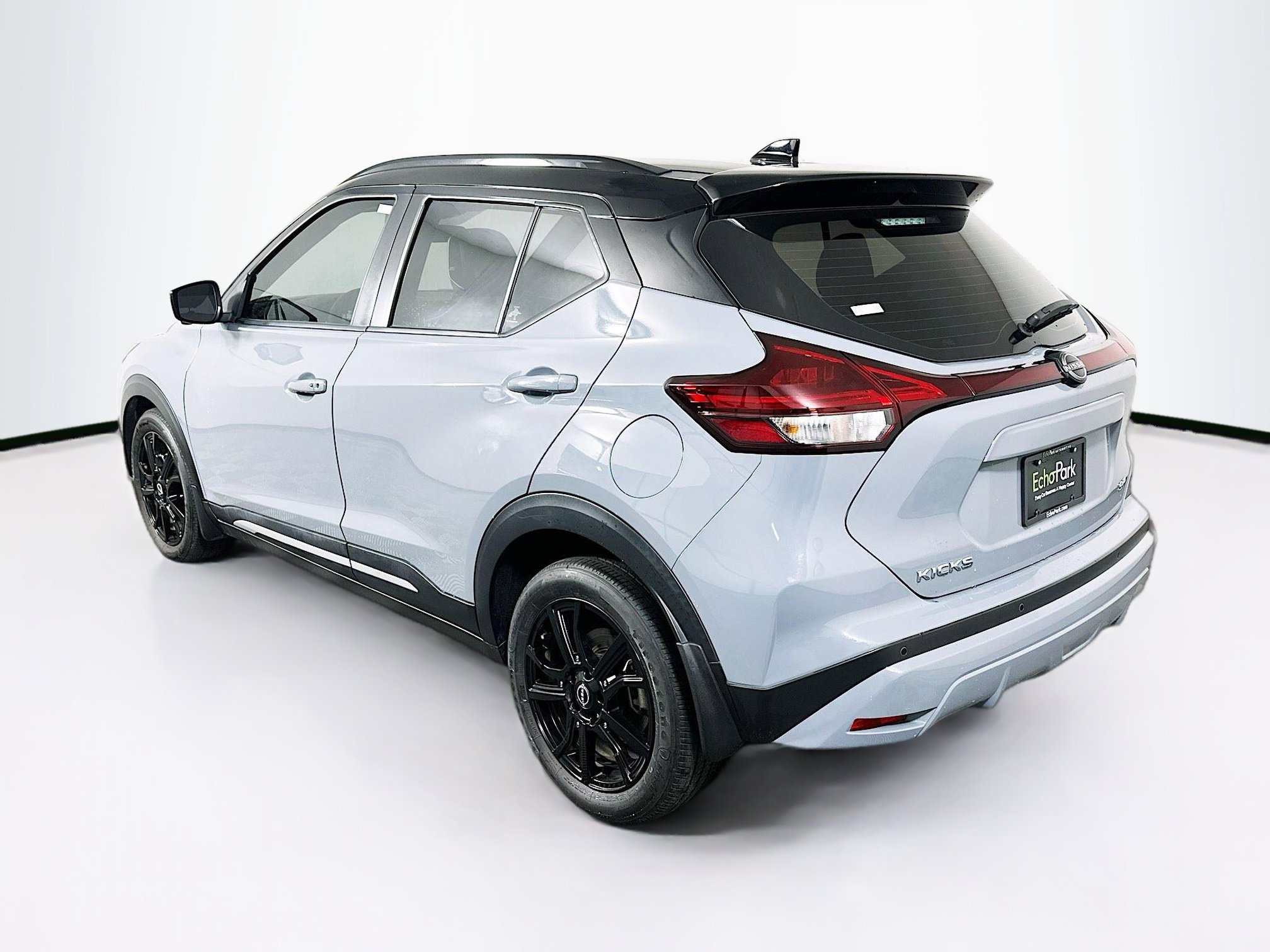 Used 2024 Nissan Kicks SR w/ SR Premium Package image 5