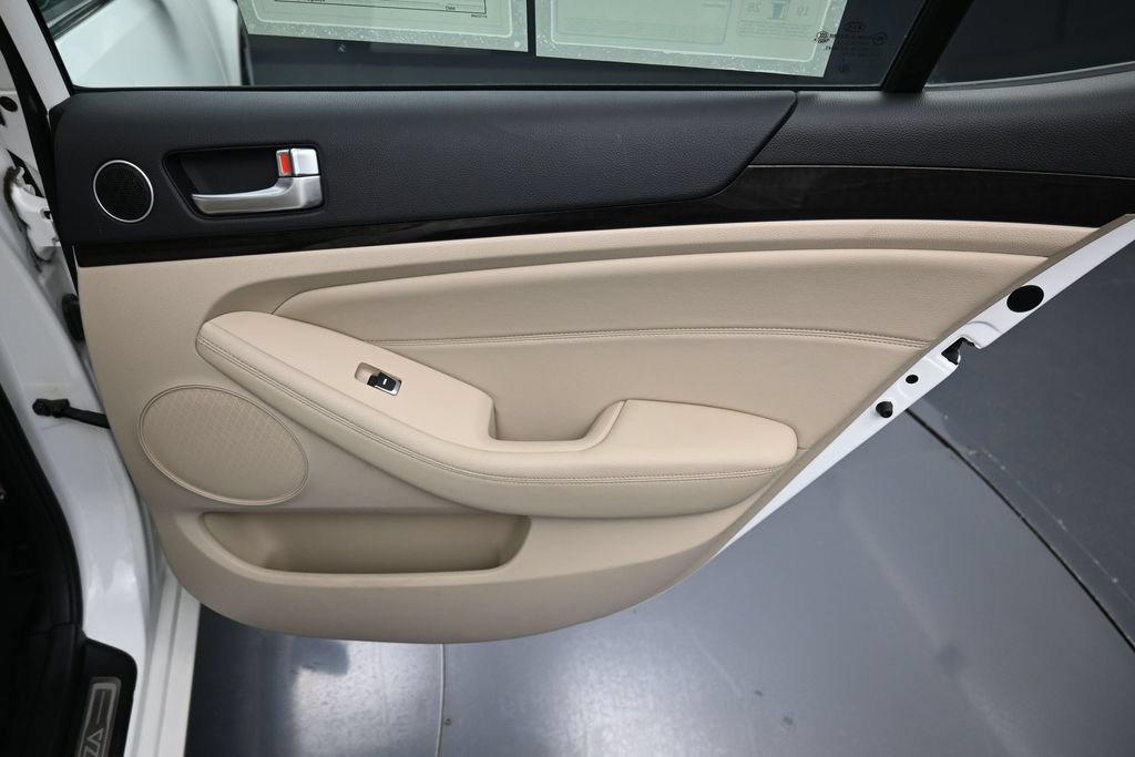 Used 2015 Kia Cadenza Premium FWD image 35