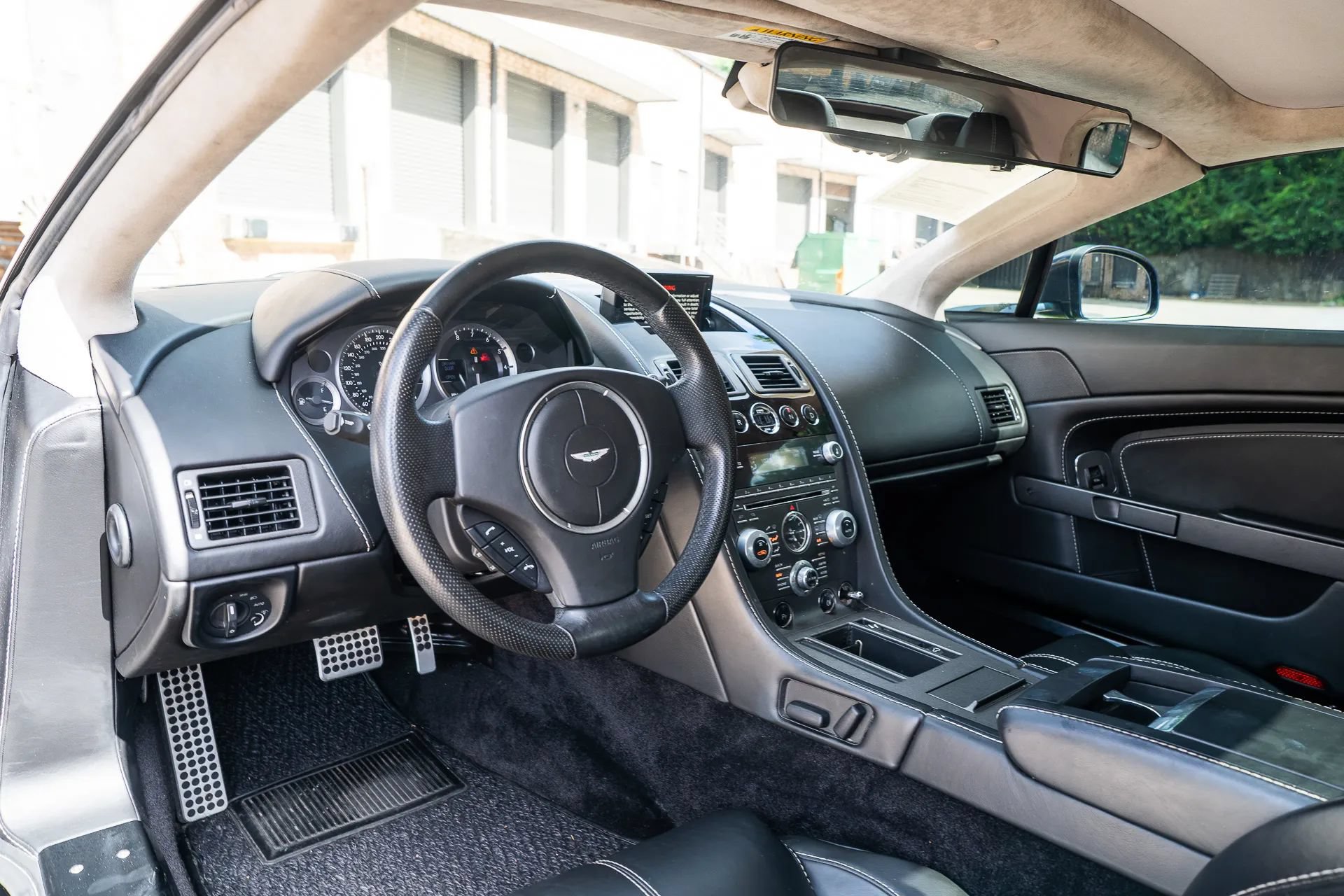 Used 2013 Aston Martin V8 Vantage Roadster RWD image 20