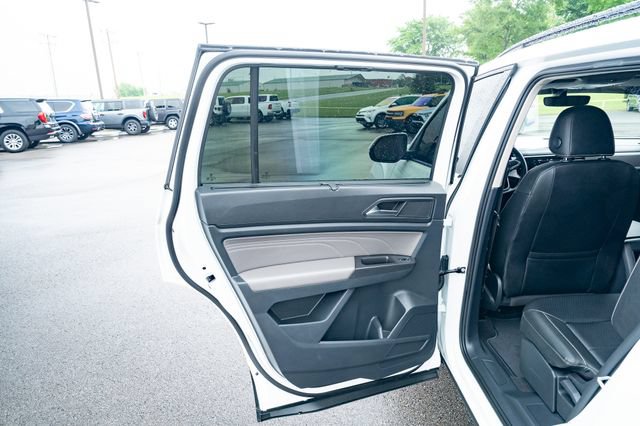 Certified 2022 Volkswagen Atlas SE w/ Black Wheel Package AWD/4WD image 14