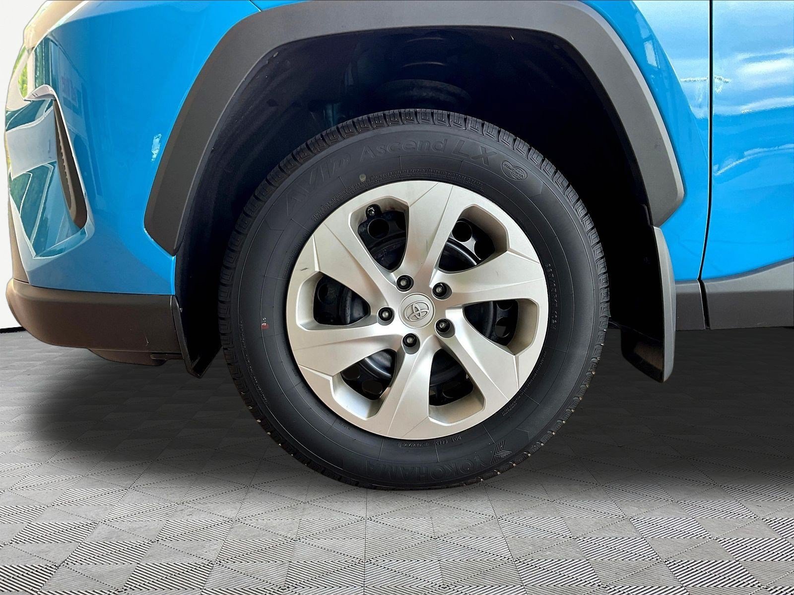 Used 2020 Toyota RAV4 LE w/ All Weather Liner Package FWD image 31