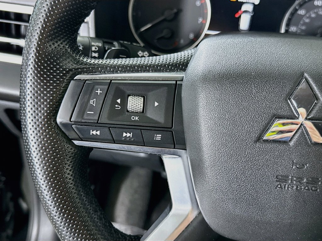 Used 2024 Mitsubishi Outlander SE AWD/4WD image 21