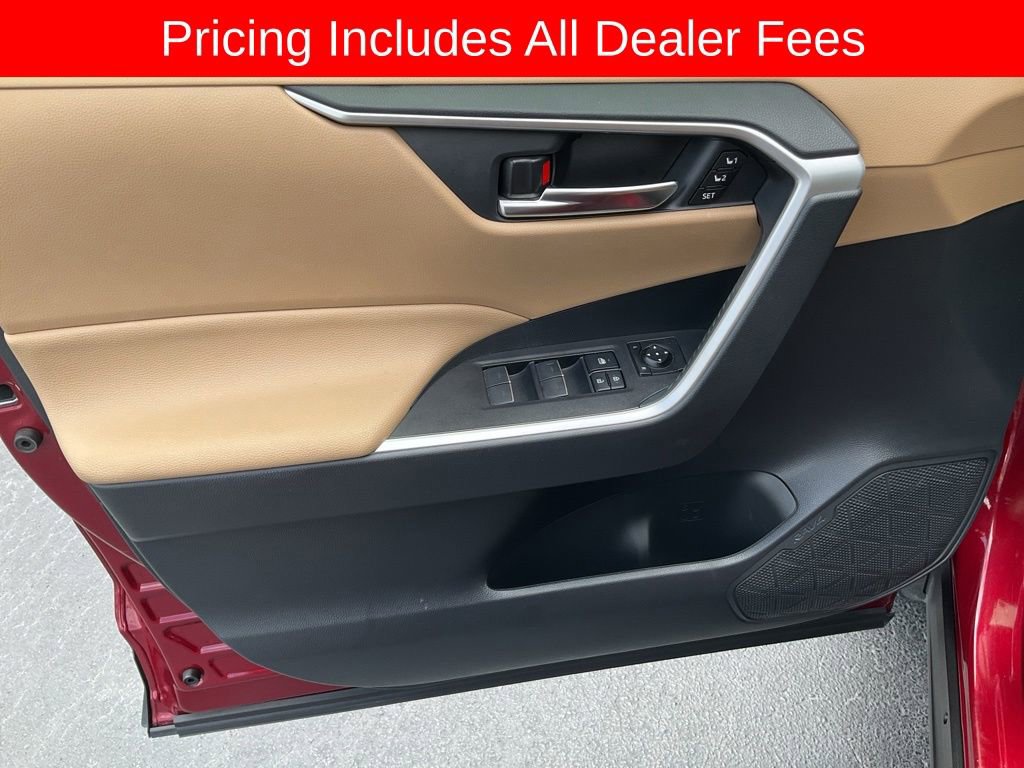 Used 2023 Toyota RAV4 XLE Premium AWD/4WD image 3